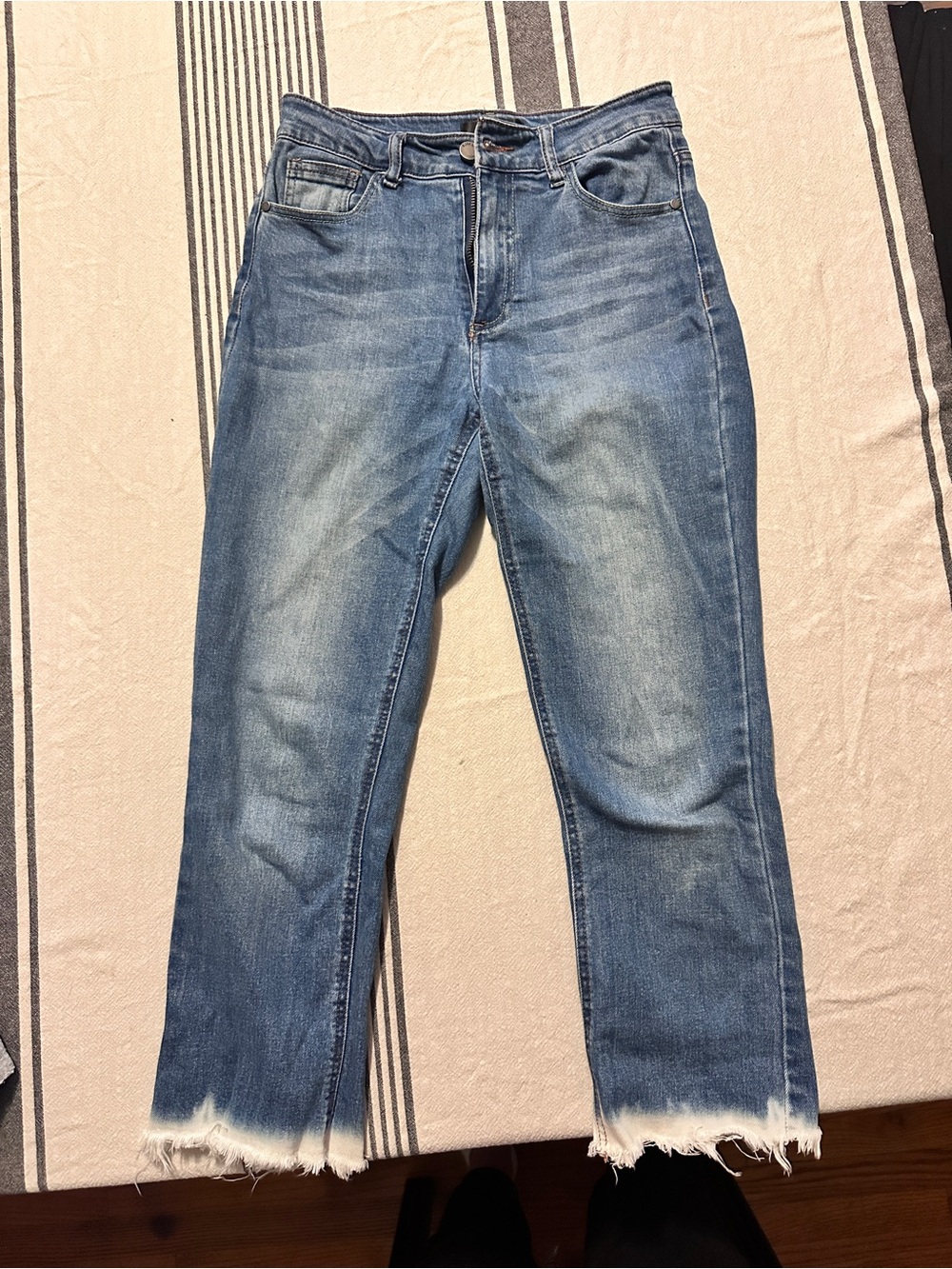 Black Label Men's Light Blue Straight Jeans with Frayed Hem